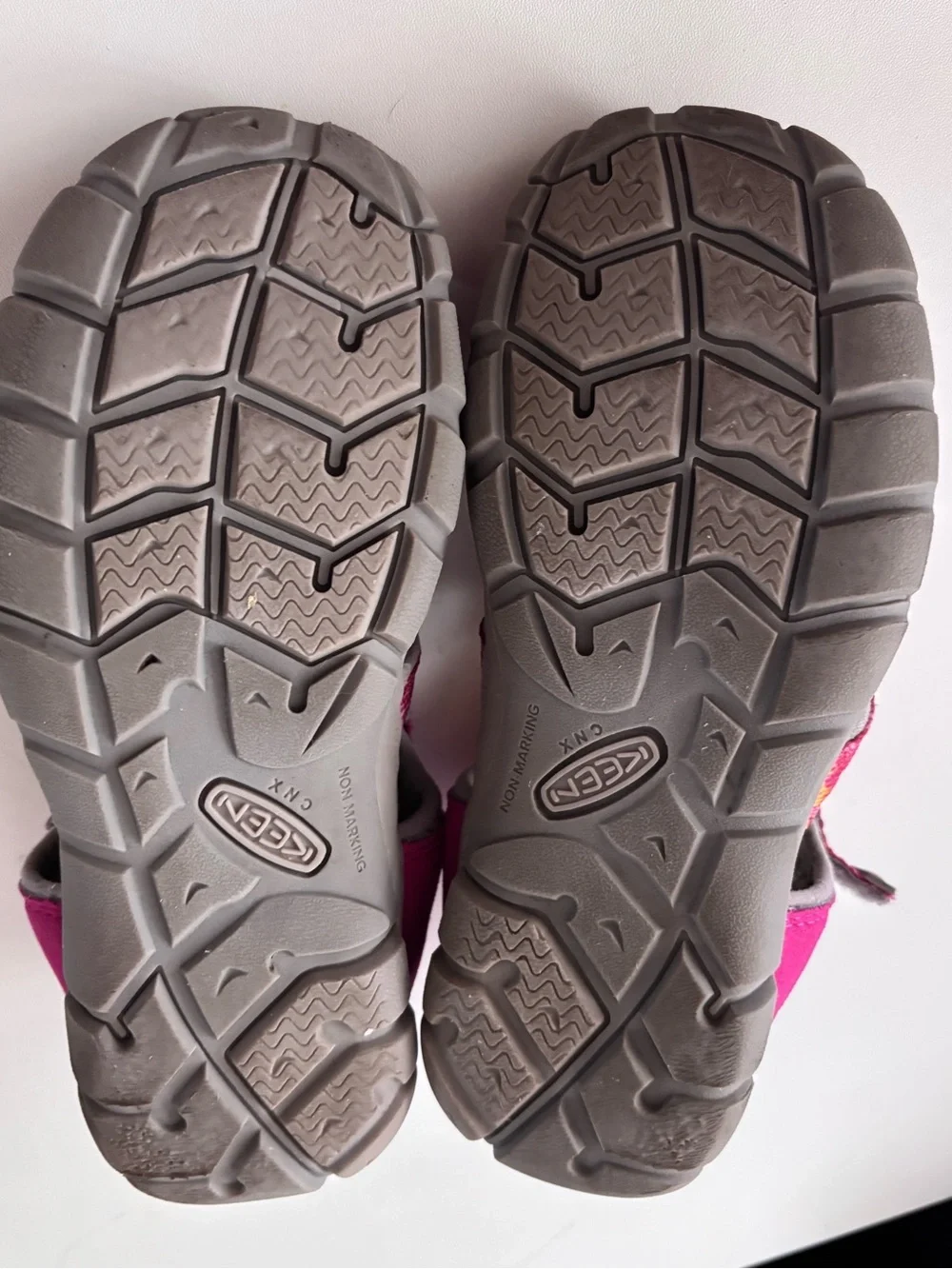 KEEN Girls Youth Size 1 Pink Newport H2 Water Hiking Sandals